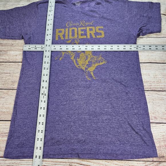 2017 Sisters Rodeo Crown Royal Riders Bull Riding Shirt Men's Size Medium Purple - Picture 3 of 5